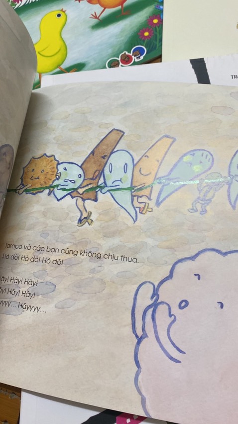 tên chuyện thì vậy chứ hình vẽ rất dễ thương, con cũng không thấy sợ gì cả, ba mẹ thử xem