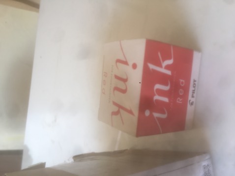 Hàng đóng gói cẩn thận, mầu mực tốt, không cặn, khi viết nét mực ra đều