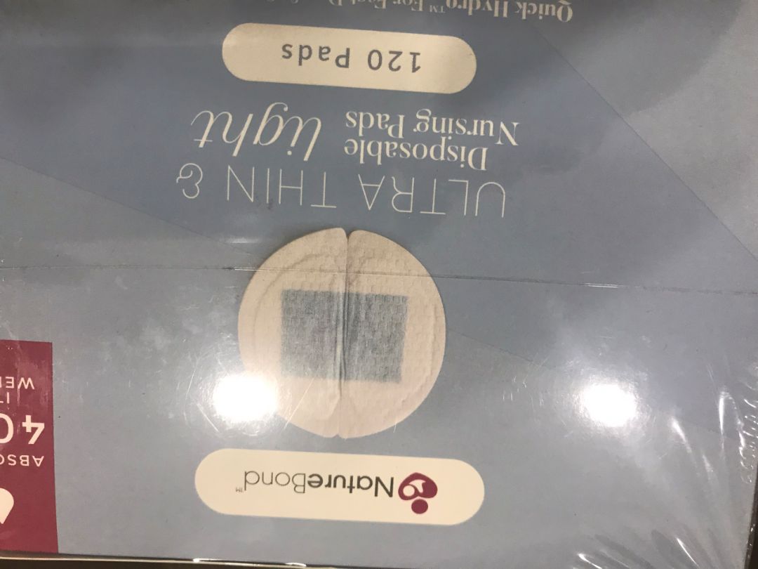 Sản phẩm mỏng, mềm, thấm tốt. Shop đóng gói đẹp, giao hàng nhanh. Hộp 120 miếng dùng khá lâu, tính ra rẻ hơn so với những loại khác. Sẽ tiếp tục ủng hộ shop