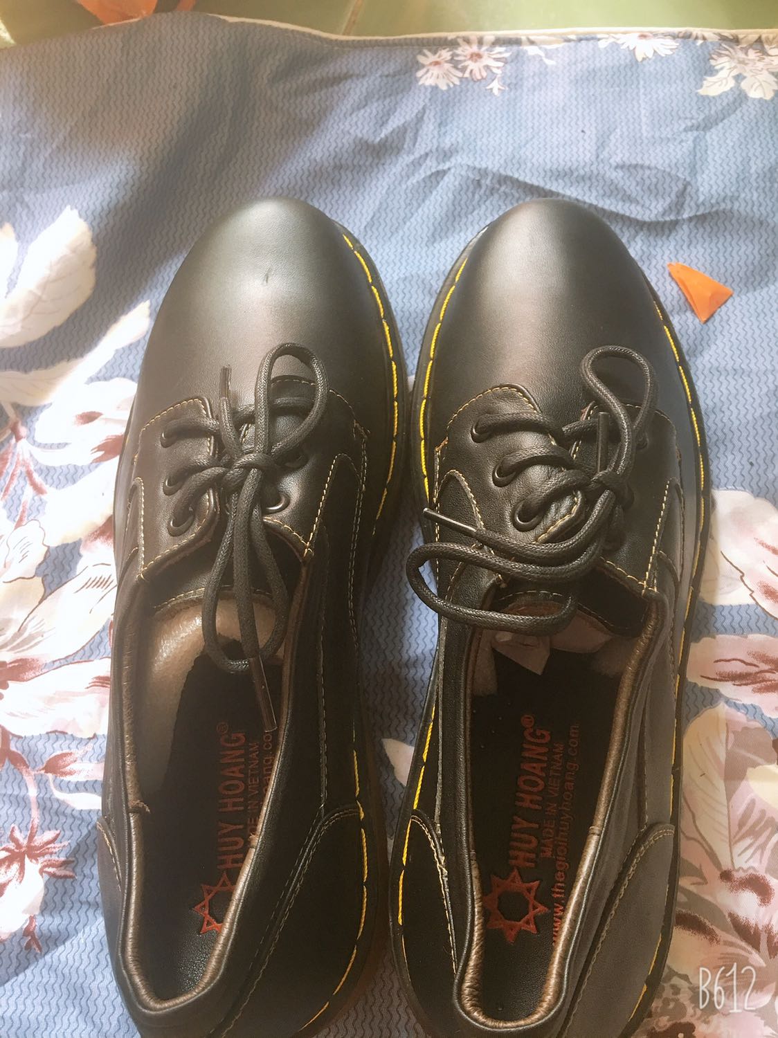 Giày rất đẹp đế giày chắt chắn chạy viền nhìn rất OK rất đáng túi tiền