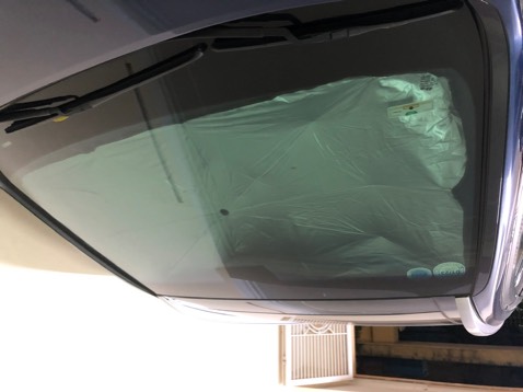 Dùng rất tiện lợi, nếu đỗ xe thời gian ngắn khoảng 1h đổ lại sẽ rất hiệu quả, bảo vệ taplô không bị nắng chiếu trực tiếp khá hiệu quả, rất hữu ích trong tầm giá.