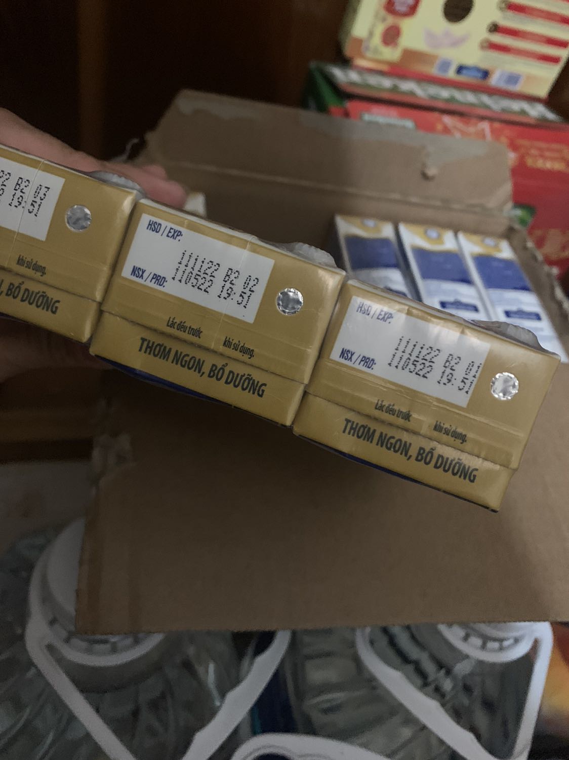 Thật ko thể tin nổi tikitranding lại có thể gửi sữa hết date cả tháng trời cho Khách ,sữa dùng cho em bé nữa .sao shop ác quá vậy,em bé uống vào lỡ bị làm sao thì shop có gánh hết duoc Không?shop quá coi thuờng sức khoẻ và tính mạng con người ,yeu cầu tiki xử lí giup mình,hom nay tình cờ mình phát hiện ra chứ ko cũng ko biet gi vi trong tâm trí mình tikitranding là Best,là hoàn hảo.haizzz,quá đáng thật,giờ như ngồi trên đống lửa vì bé vừa uong het hộp sữa hết date