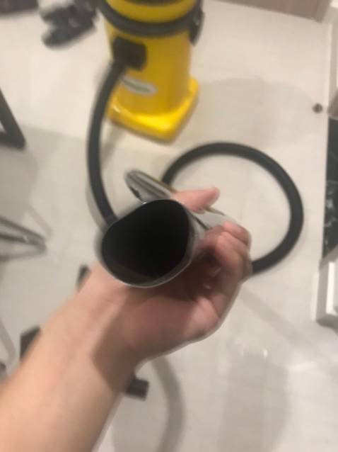 ống giao bị méo chả hiểu lắp kiểu gì?