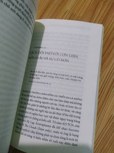 Sách in đẹp, có bọc màng co nên khi giao đến thì vẫn còn nguyên vẹn k quăn góc. Nội dung hơi khô khan, phù hợp với những bạn yêu thích triết học. Sách in đẹp, có bọc màng co nên khi giao đến thì vẫn còn nguyên vẹn k quăn góc. Nội dung hơi khô khan, phù hợp với những bạn yêu thích triết học.