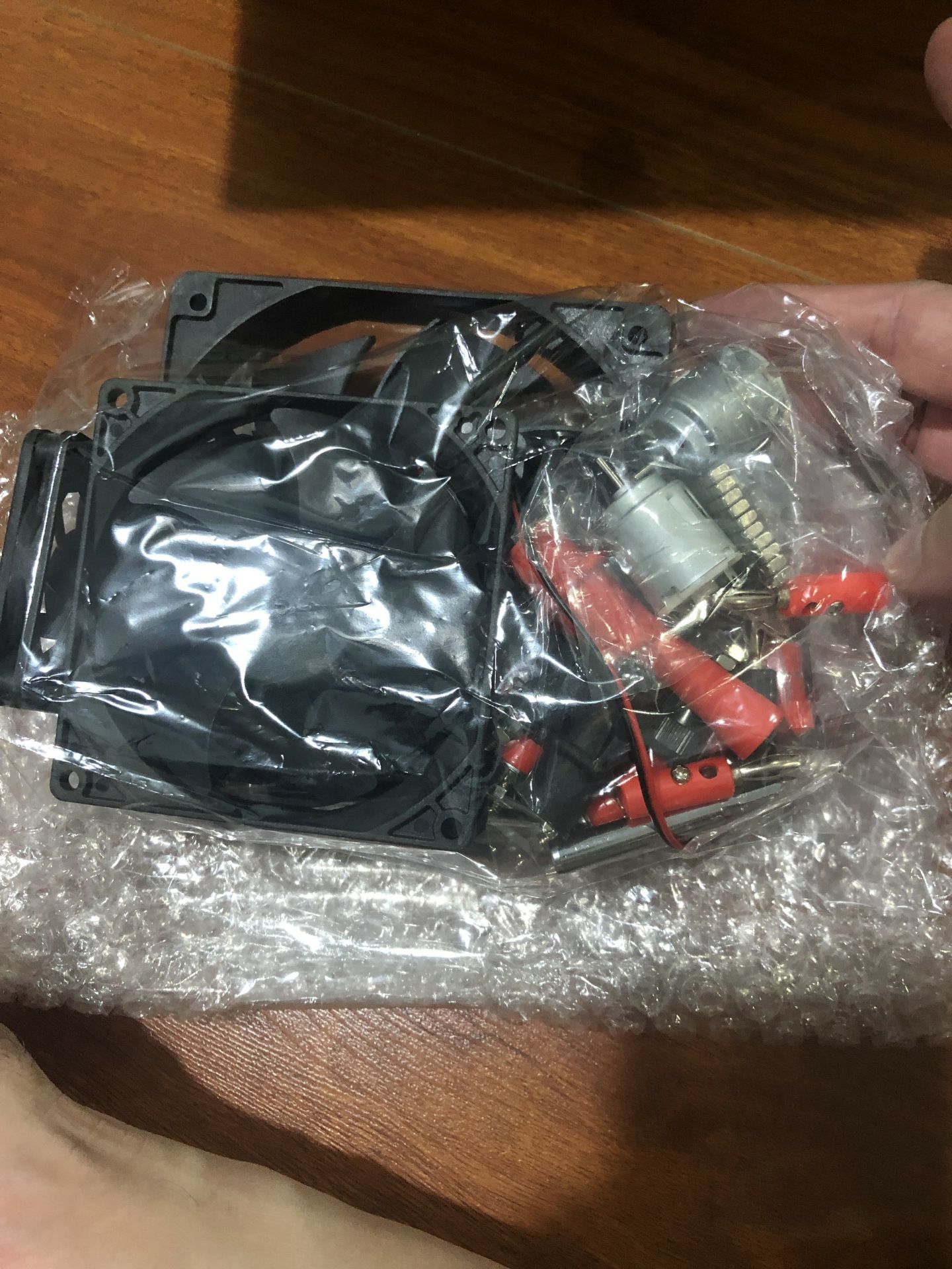 shop phục vụ nhiệt tình, giao hàng nhanh chóng, đóng gói cẩn thận shop phục vụ nhiệt tình, giao hàng nhanh chóng, đóng gói cẩn thận