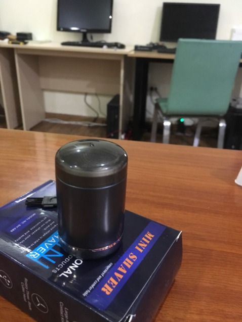 Khoảng 1 -2 ngày là nhận được, giao hàng cực nhanh phải nói là siêu nhanh. 
Máy cạo râu nhỏ bé mà đỉnh thật. Hàng ok đẹp lắm ưng lắm lun ý sẽ ủng hộ shop.