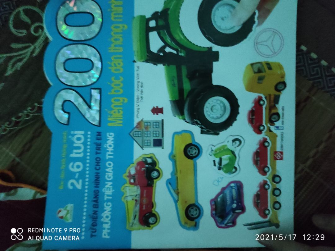 chất lượng giấy đẹp, bé nhà mk rất thích, có nh hình ảnh và thông tin khác nhau