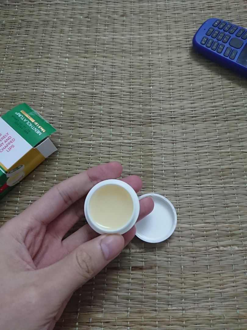 giao hàng nhanh, mùi dễ chịu, sản phẩm đủ hộp tuy nhiên k có tem giáp lai.