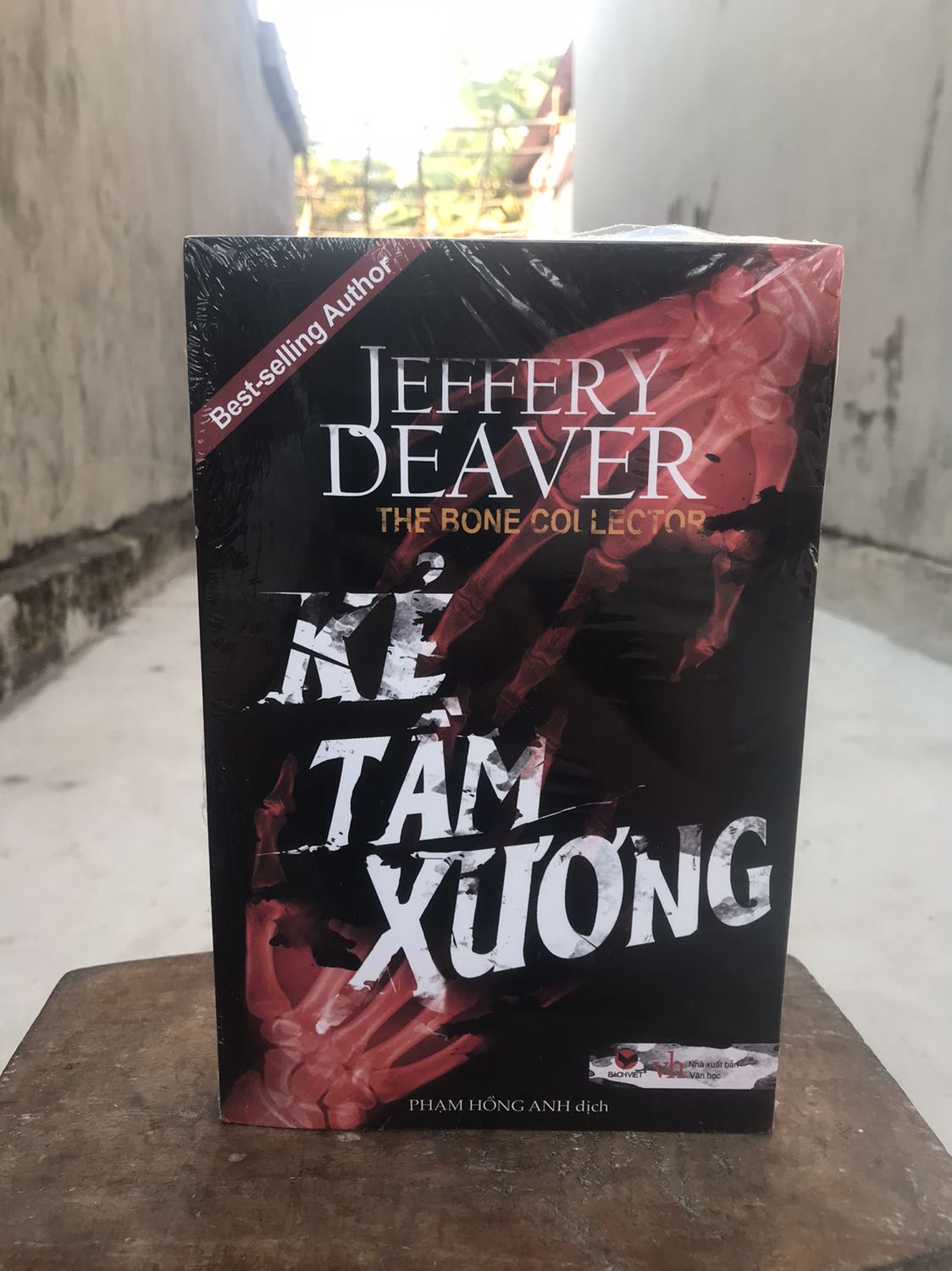 OK nhưng mong sao người đóng gói cận thận nha , nhưng góc sách cong nhăn