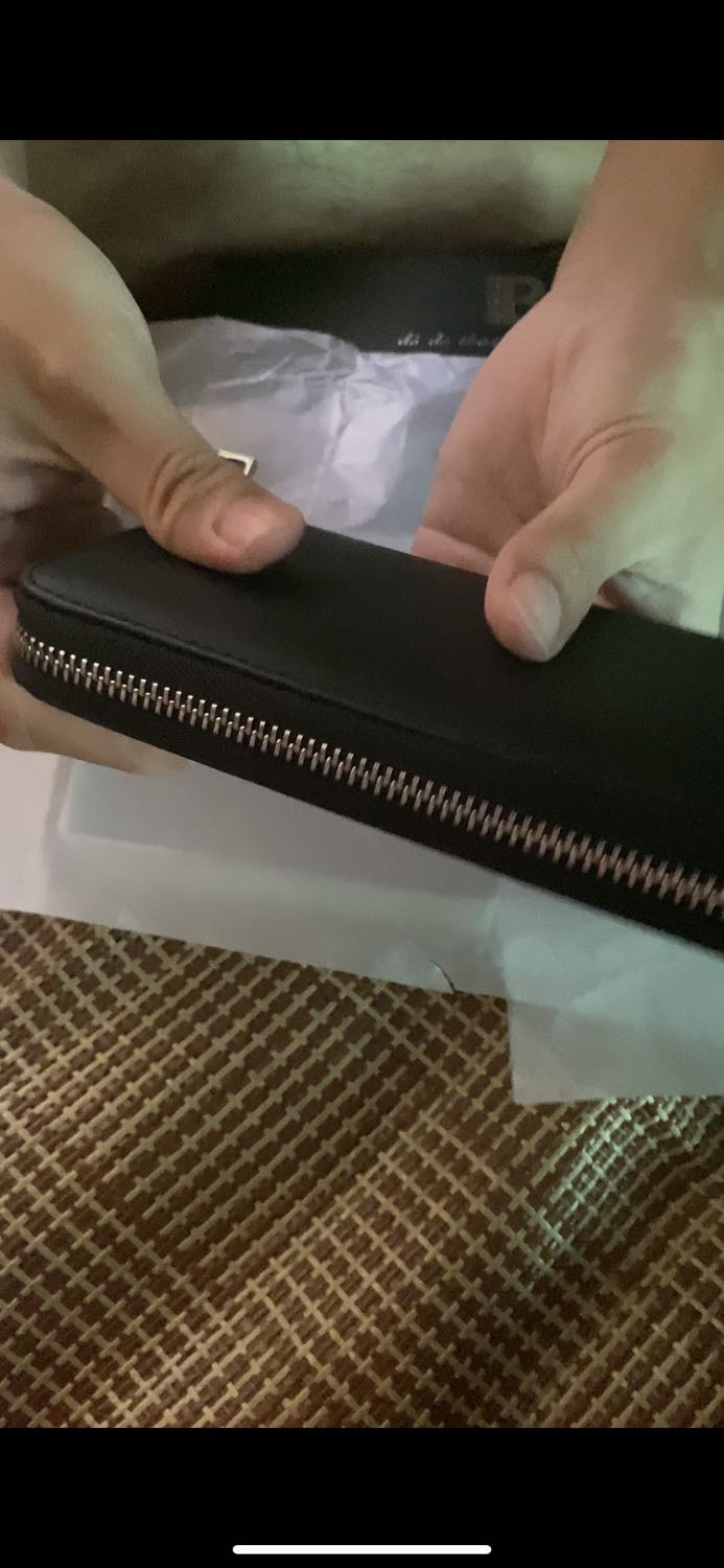 Shop đóng gói cẩn thận giao hàng nhanh , ví chất liệu xịn nha , nch là đáng đồng tiền mua nha Shop đóng gói cẩn thận giao hàng nhanh , ví chất liệu xịn nha , nch là đáng đồng tiền mua nha