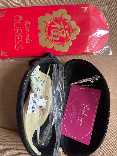 đẹp nhẹ nhưng chưa sd nên không biết bền không.
Quà tặng dịp tết rất ý nghĩa!
thanks!