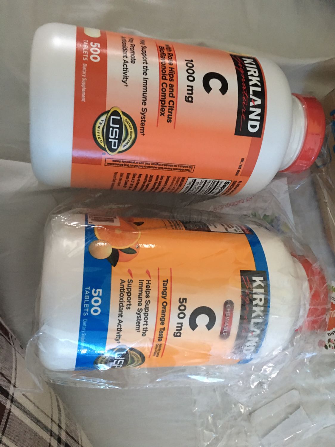 Mình chưa uống nhưng thấy đóng gói cẩn thận. Giao hàng siêu nhanh à. Nắp lọ còn bọc cẩn thận