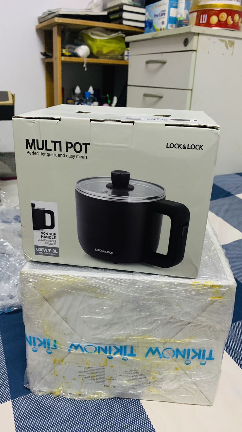 Sản phẩm giao khá nhanh trong mùa dịch, delay so với báo trên tiki lệch 2 ngày, cũng k đáng kể, trải nghiệm thử thì nấu nước sôi và nấu mì khá nhanh, 5ph là sôi sùng sục, chưa thử với nấu lẩu, sẽ từ từ thử sau, nồi cầm nhỏ gọn rất thích, phù hợp ăn 1-2 người, có khay hấp trứng tặng kèm, bao bọc kĩ càng, cám ơn shop nhé