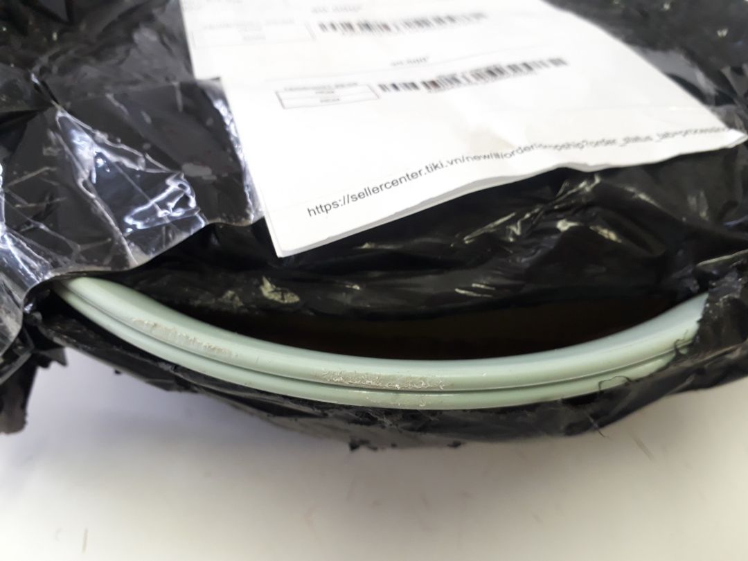 Màu đẹp. Không bị mùi nhựa. Giá tốt. Điểm trừ là nhà bán đóng gói không cẩn thận lắm nên hàng của mình bị trầy sước. Mong nhà bán cẩn thận hơn