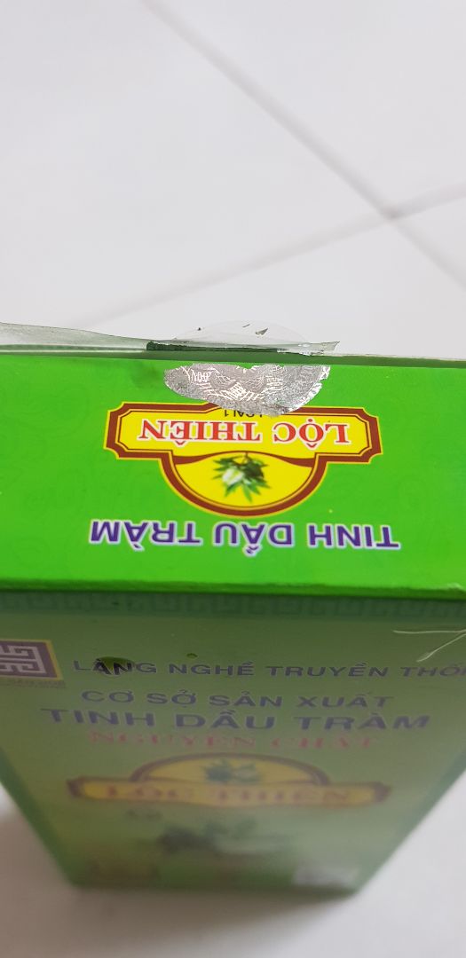 Dầu tràm thơm nhưng khi nhận hàng thì thấy dầu bị chảy một phần nên thấy rất thất vọng. Mong lần sau sẽ đóng gói kỹ hơn =))) Dầu tràm thơm nhưng khi nhận hàng thì thấy dầu bị chảy một phần nên thấy rất thất vọng. Mong lần sau sẽ đóng gói kỹ hơn =)))