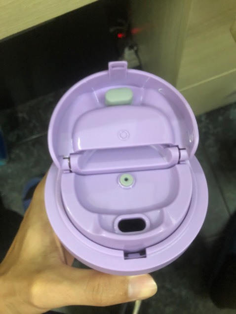 Giao hàng nhanh. Sale được giá tốt. Hàng chất lượng giống hình, chưa thử nước nóng hay lạnh nên chưa biết. Màu đẹp