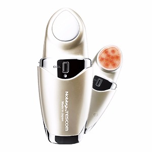 The cool head which chilled by around 5 degrees and make your pores tight.
Feel the professional health spa LED light photo head and care your pores at your home.
Manufactured by our Japanese factory in Nagano prefecture