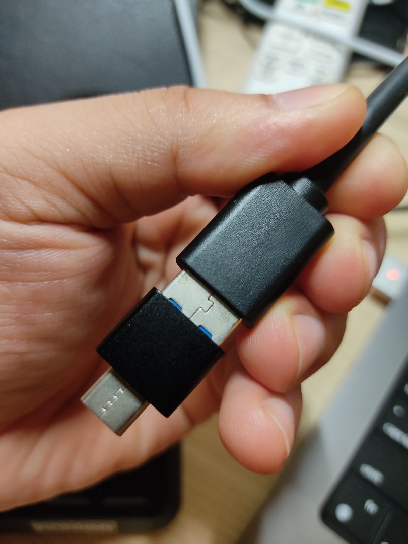 Mình dùng để kết nối với bàn phím và chuột không dây khá ổn. Phần đầu cái usb-a cắm k được hết nhưng vẫn khá chắc Mình dùng để kết nối với bàn phím và chuột không dây khá ổn. Phần đầu cái usb-a cắm k được hết nhưng vẫn khá chắc
