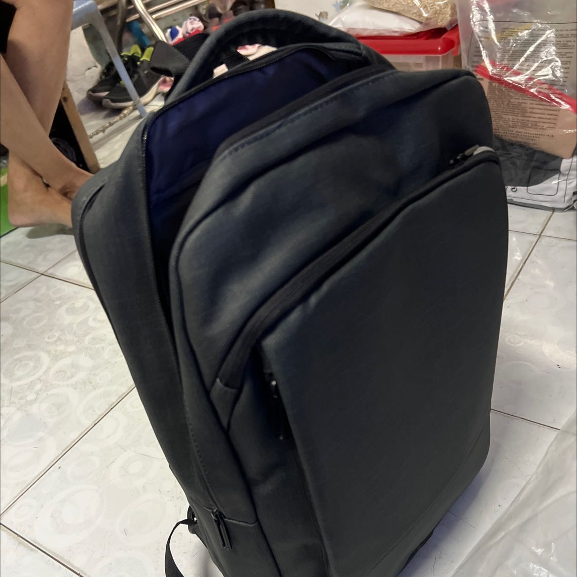 Hàng không đúng như hình, không thấy quai xách thứ 2