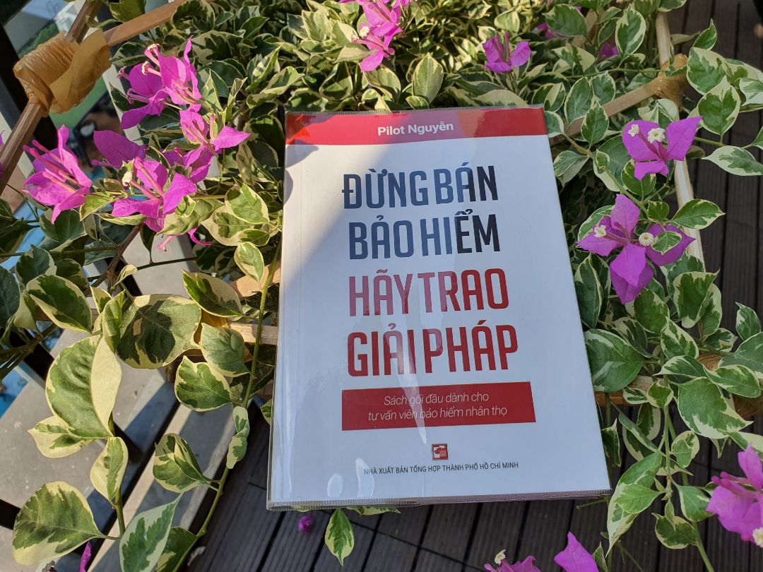 lâu rồi mới đọc được một quyển mang tính ứng dụng cao như vậy. Cảm ơn tác giả đã dành tâm huyết để viết
  Thật sự là những kiến thức cơ bản cần thiết dành cho các bạn đang muốn  tham gia TVBH