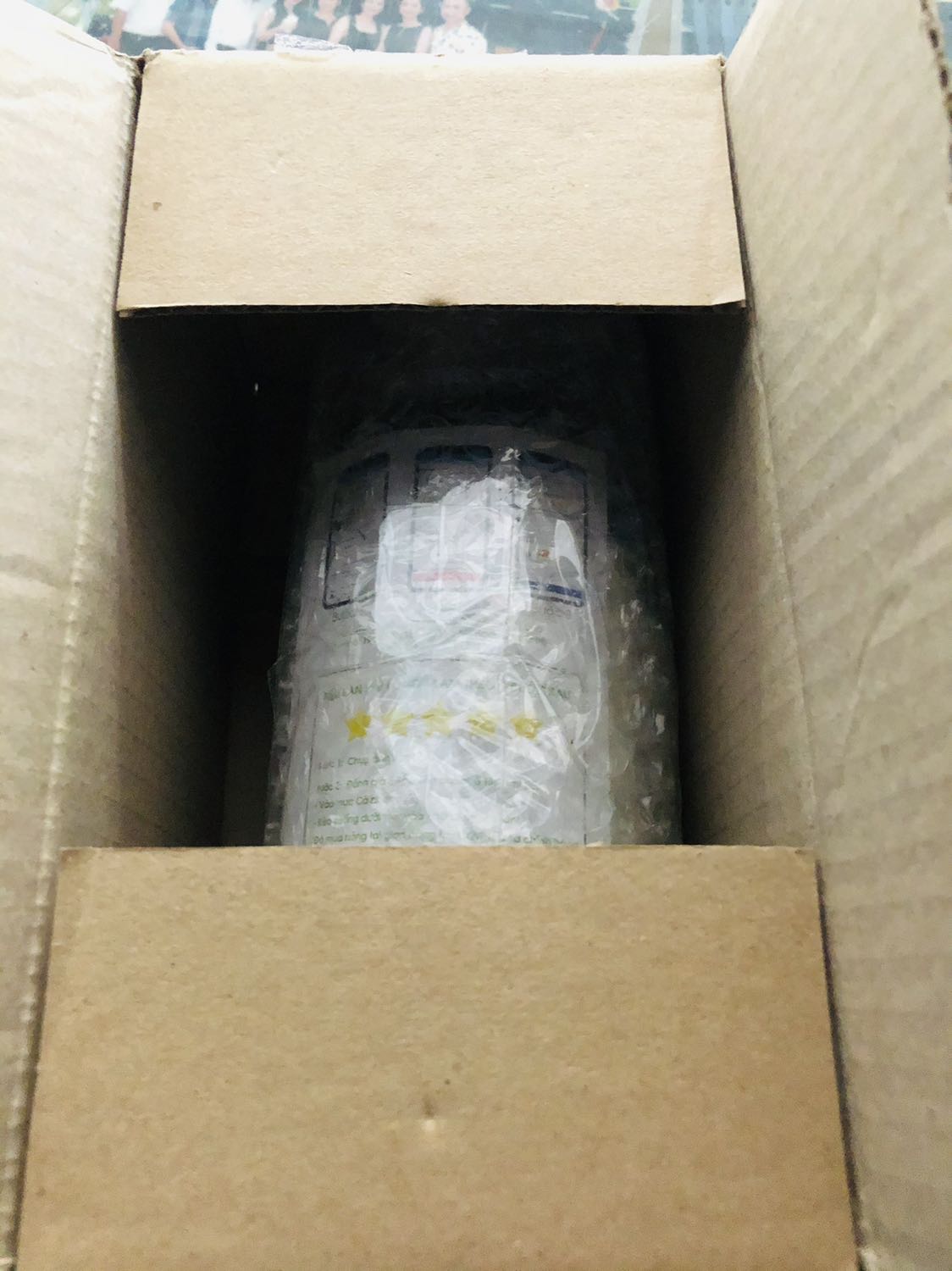 Thơm mùi cỏ cây, dịu nhẹ, mùi dai. Tóc giữ ẩm tốt , vuốt thấy mượt mượt. 

Còn về trị tóc bạc sớm để thời gian sau mới biết được. 

Tôi là Người khó tính về mua sắm, đánh giá cho sản phẩm chất lượng cực kỳ hài lòng. ?
Thêm 5 sao bình luận nữa. ⭐️⭐️⭐️⭐️⭐️