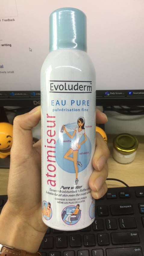 Mình da nhạy cảm rất kén các loại mỹ phẩm cũng như dưỡng da, nhưng sản phẩm này rất dịu nhẹ, dưỡng ẩm mà ko làm nhờn da, xài rất thích