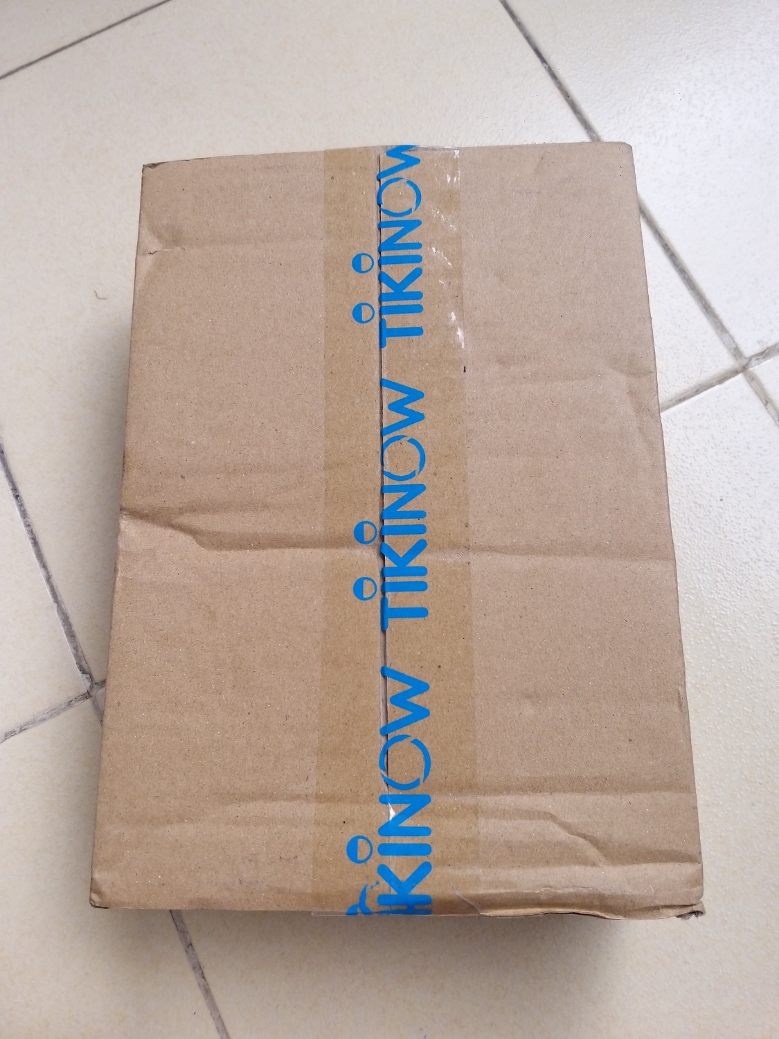 Hạt bí được đóng trong túi zip giấy kraft rất thuận tiện khi sử dụng, có thể lấy hạt bí ra và bảo quản phần còn lại rất tiện. Bao bì có in hạn ngày sản xuất và hạn dử dụng rõ ràng. Hạt bí mẩy, được rang giòn đều và rất thơm. Hạt bí ăn rất bùi và giòn tan, không có vị mặn bám trên vỏ hạt. Sẽ ủng hộ shop tiếp nhé.