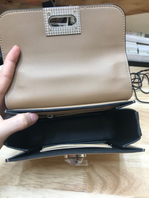 sản phẩm đẹp , bền dễ phối đồ màu sắc hài hoà hợp với mọi lứa tuổi 
luôn ủng hộ shop ❤️❤️❤️