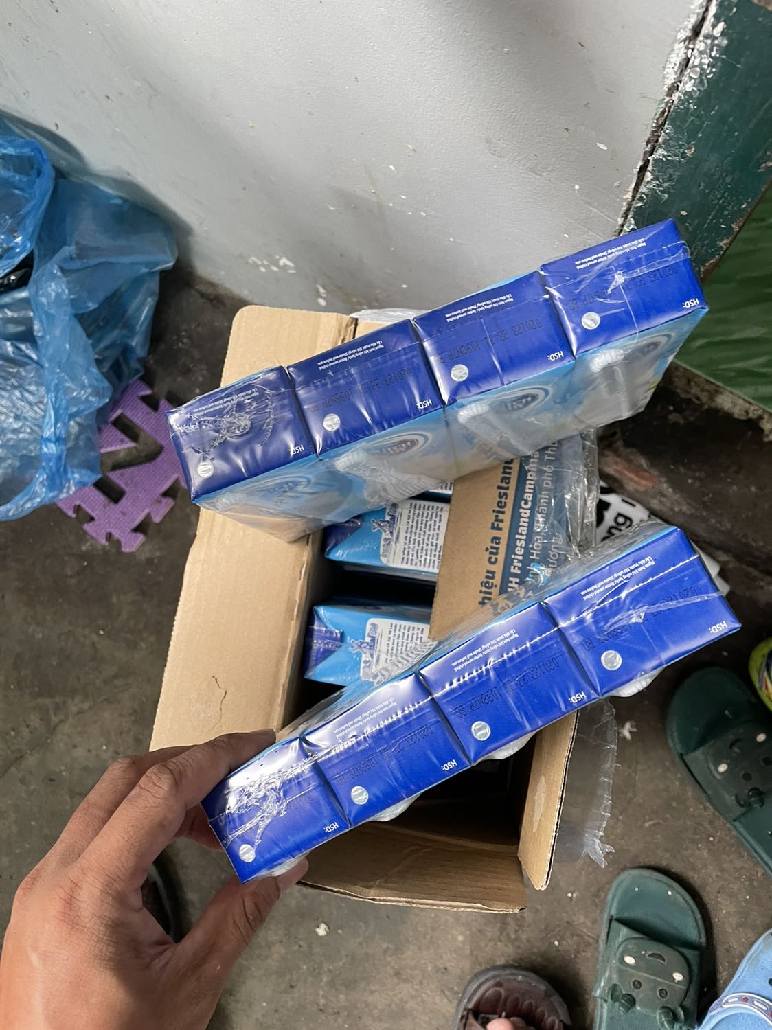 Sữa ngon bé rất thích. Lần sau sẽ ủng hộ tiếp, ship khá nhanh. Tối đặt sáng sớm mai đã giao mình ở HCM