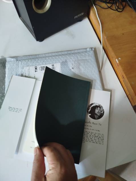 Chất lượng giấy ổn, tuy nhiên chất mực hay lem vào chữ