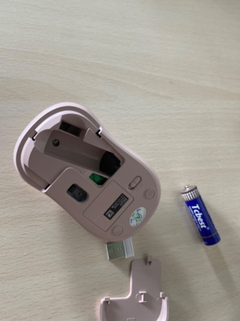 Sản phẩm là hàng giả, Sài vài tháng đã hư, chuột bị lát khi di chuyển