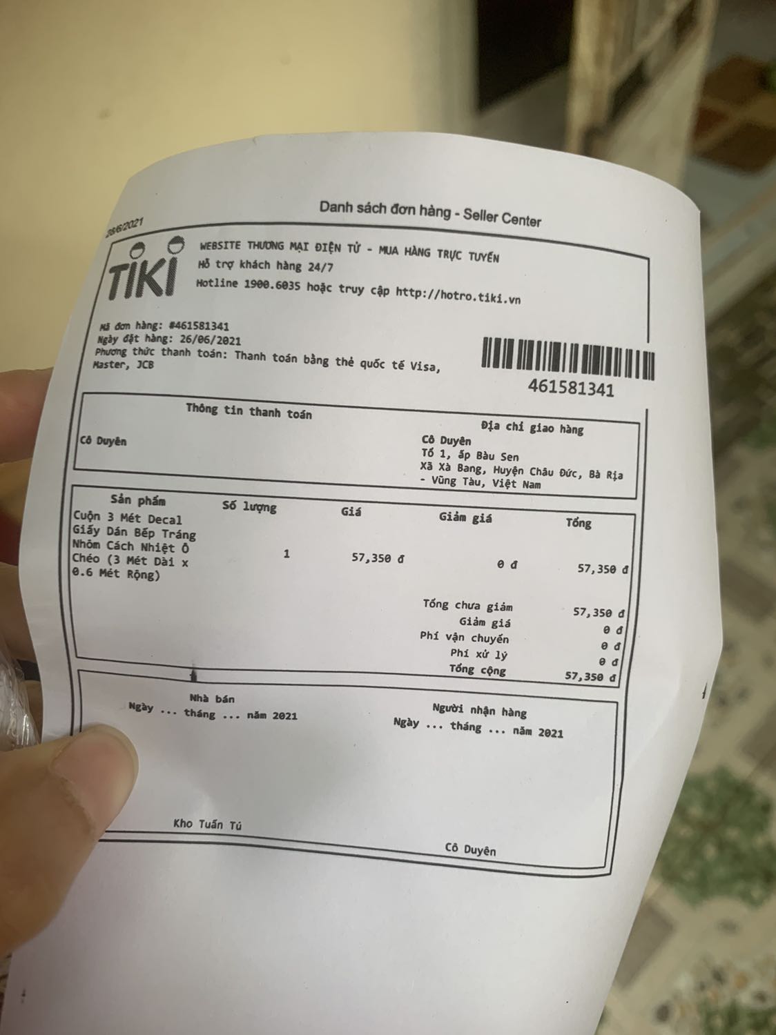 Giao hàng không đúng mẫu, shop làm ăn ẩu quá.