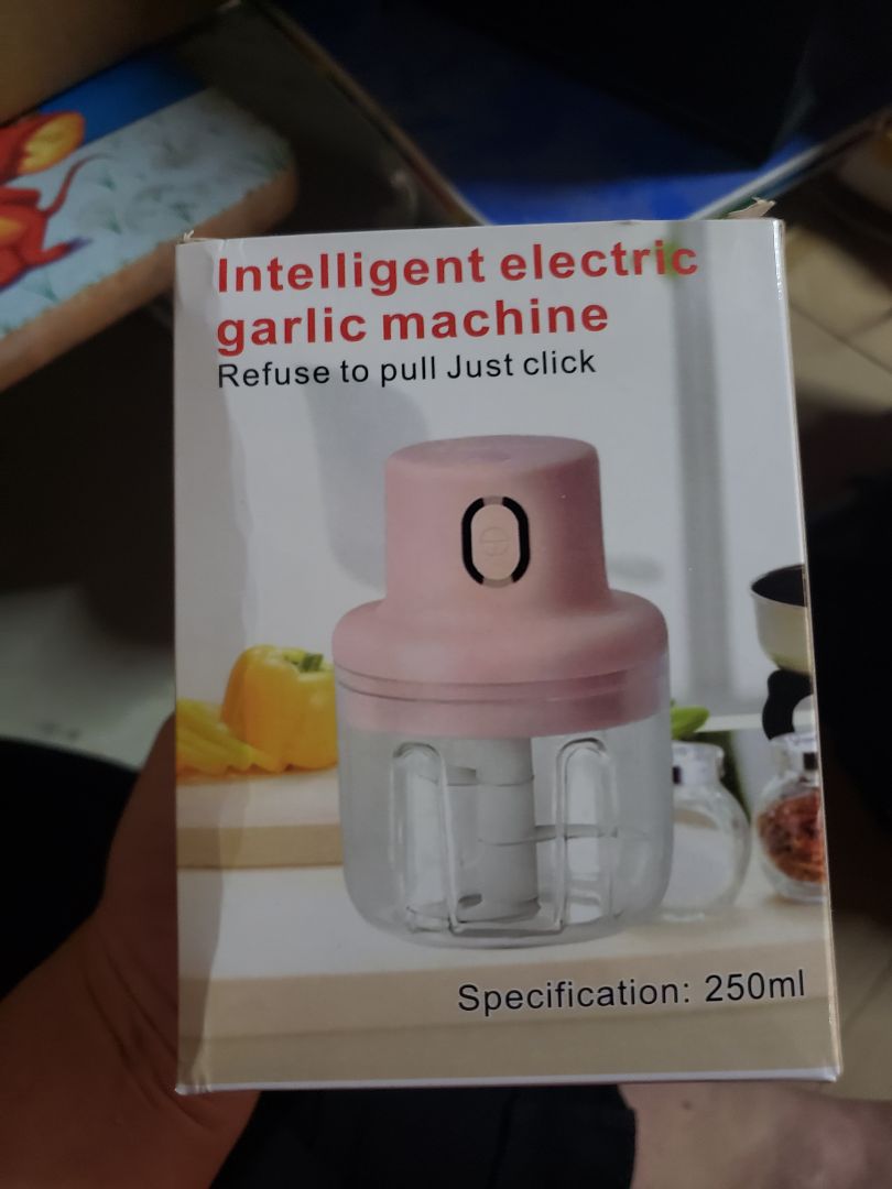 Máy xay rất mượt. mình xay thử tỏi xem 5s đã nguyễn rồi.  Nhận được hàng hơn mình mong đợi. cảm ơn shop đã tư vấn nhiệt tình