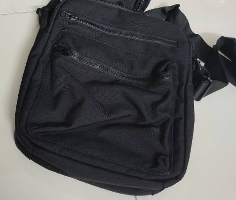 Túi vải rất đẹp và rộng rãi, ngăn chứa đồ thoải mái, rất ưng luôn á 👍. Nhà bán hàng này rất có tâm và dịch vụ chăm sóc khách hàng rất tốt. K biết nói gì hơn là rất cảm ơn nhà bán hàng. 👍mọi người nên mua .