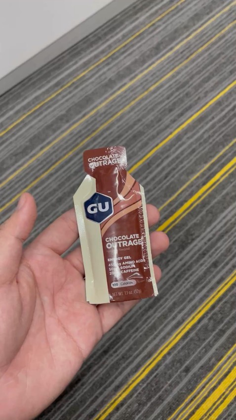 Mình mới nhận được hàng Gel Gu này, vị socola này uống rất dễ chịu, ngon, giúp mình tỉnh hẳn lên luôn ấy