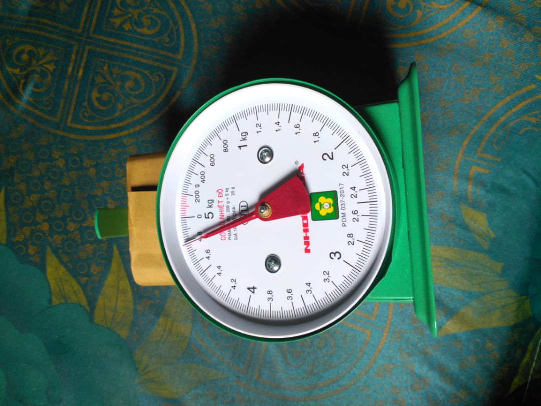 cân bi mop, không đong lắp nhua lai dc, shop ban đô lua đao, moi nguoi không len mua o shop nay. vi so tien nho len không muon lm lớn truyen. binh luân nay de cho moi nguoi tranh xa shop nay ra.