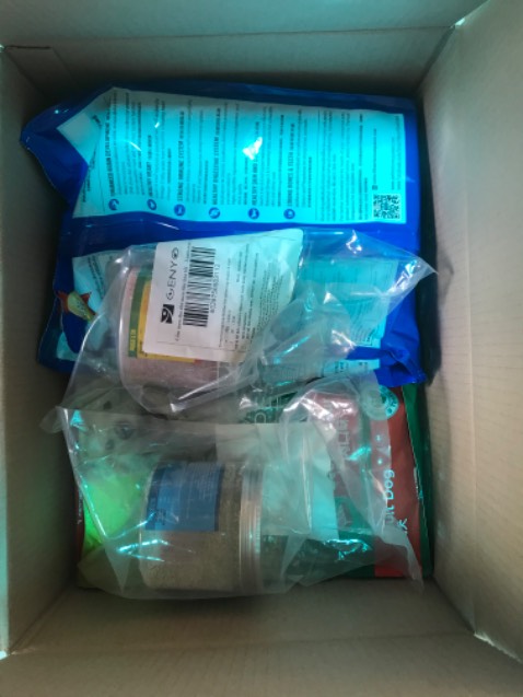 Tiki giao hàng nhanh, đúng thời gian dự kiến, đóng hộp đẹp và chuyển nghiệp. Nhân viên giao hàng vui vẻ, hoà đồng. Hàng không bị vương *** hay vỡ trong quá trình vận chuyển. CS qua điện thoại cập nhật thông tin thay đổi nhanh ***ng.

Thức ăn cho *** con này mình xài nhiều lần và đa phần nhiều lứa thích. Đóng gói, mẫu mã đẹp.