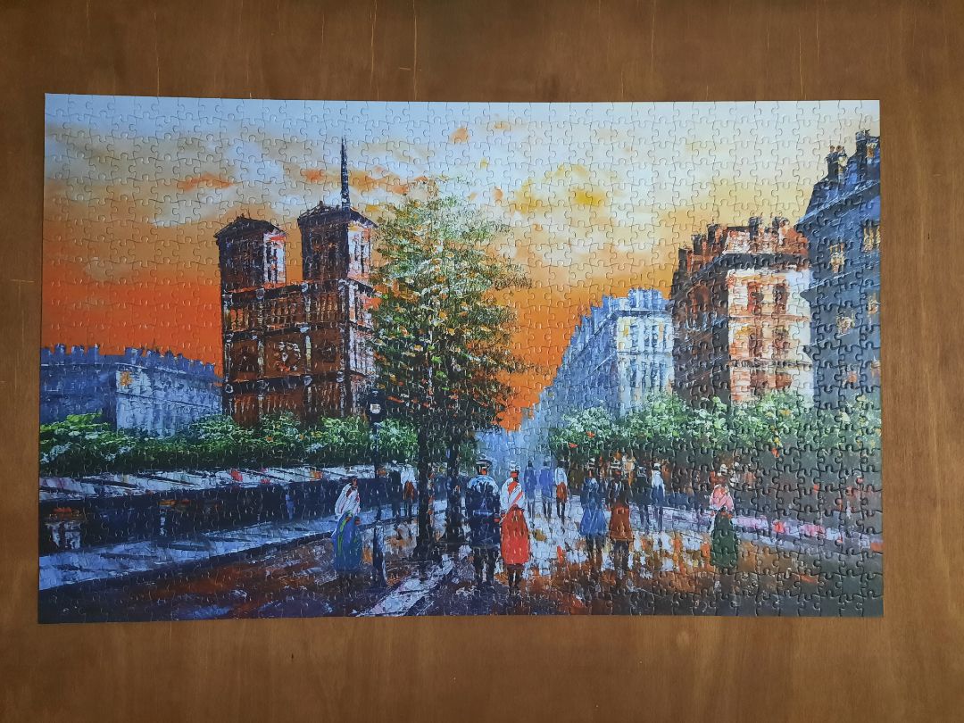 mảnh ghép khít nhưng hơi cũ, màng nhựa vài chỗ bung ra