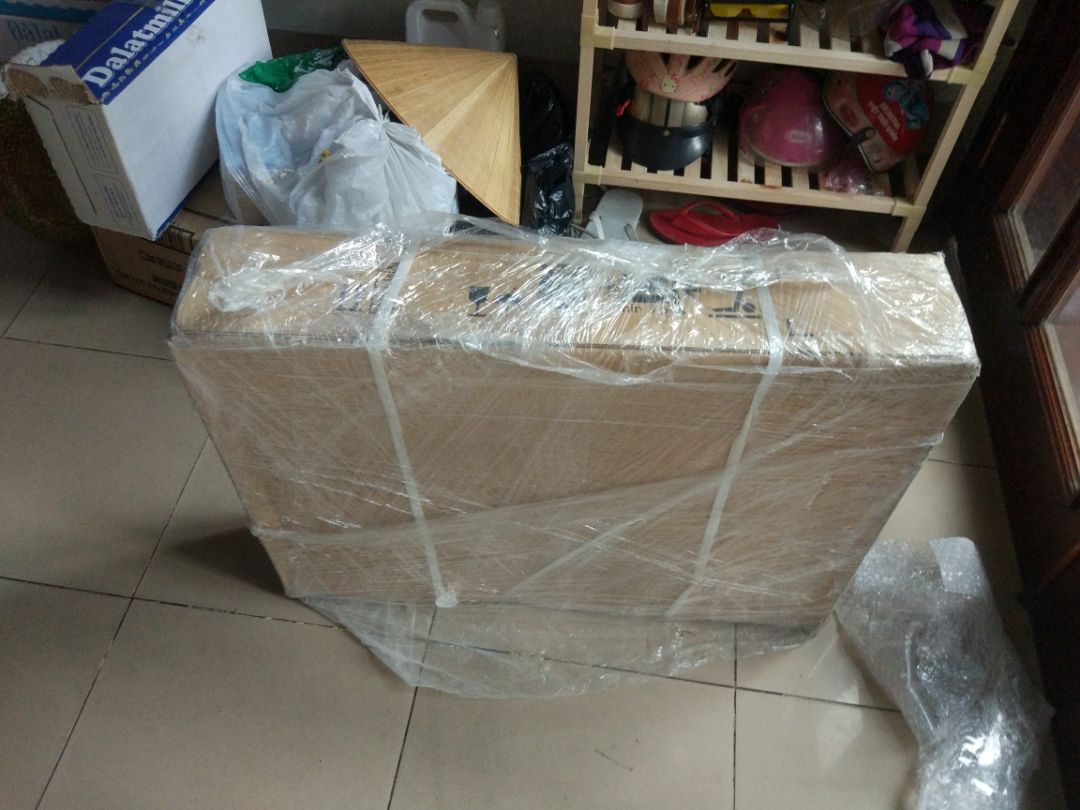 Hàng Elica xịn sò mà ko hiểu sao cái kính lại nhỏ hơn so với hình và con đang xài