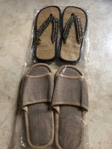 Bạn đổi sản phẩm giúp mình nhé, mình đặt quai ngang là dép chiếu, không phải dép này.