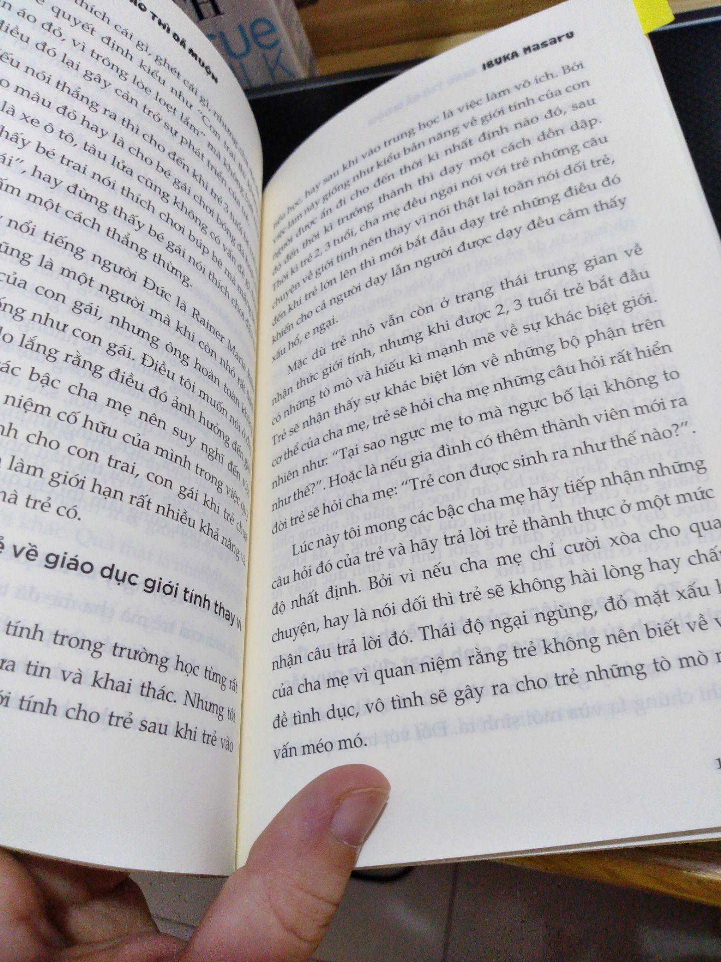 sách in đẹp, chất lượng
mình đã đọc và rất tâm đắc những gì mà tác giả đã viết. Mặc dù được nghiên cứu từ rất lâu nhưng phương pháp mà ông Ibuka nghiên cứu cho đến nay vẫn rất đáng để áp dụng. Cha mẹ nào cũng nên đọc cuốn này ...