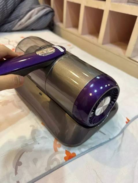 Máy dùng thích lắm
Nhà mình có trẻ con nên được khuyên là mua máy hút bụi mịn này về hút giường cho sạch sẽ với tránh bị viêm da, dị ứng các thứ cho con
Hút lông, bụi trên giường sạch, có tia uv diệt khuẩn nữa. Đỉnh luôn