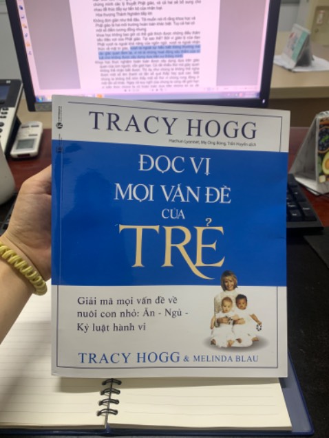 Nội dung sách cực kì bổ ích. Mn sẽ hiểu hơn về bản chất của EASY, các biểu hiện hành vi của con, tính cách của trẻ, chế độ ăn ngủ cho trẻ và tác giả cũng giải đáp rất nhiều câu hỏi mà ba mẹ cần. Mn đọc sách kĩ để hiểu về con mình hơn và nuôi dạy con vui hơn