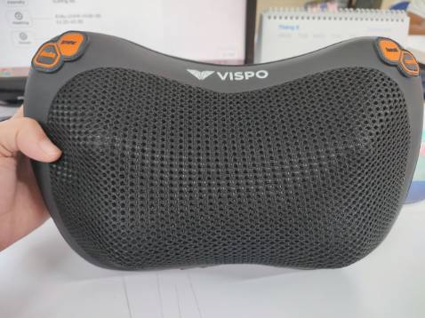 Gối dùng rất thích, chạy êm massage vào đúng điểm nên thích. Nhận hàng có đầy đủ phụ kiện như mô tả. Dend hồng ngoại dùng ấm, không bị quá nóng. Bao bì đẹp đóng gói cẩn thận. Vì gối nhỏ nên sử dụng trên văn phòng hay di chuyển trên xe ô tô cũng rất tiện.