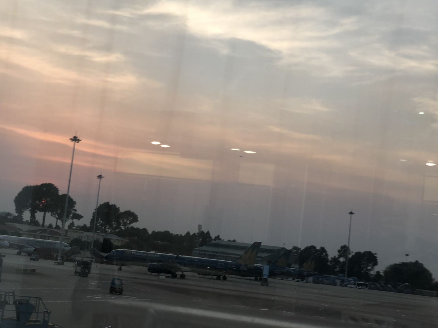 Chất lượng rất tốt nha, m đã mua loại có cổ rồi, đi thấm mồ hôi mà ôm chân lắm