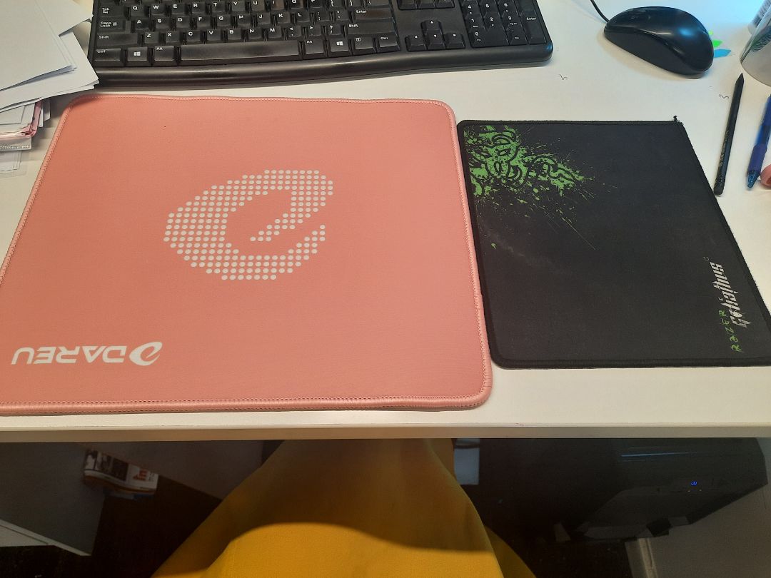 5 sao cho tấm lót, 1 sao cho vận chuyển, cái hộp k hiểu sao nó cháy hay gì mà mất góc hộp may k dính bên trong. lót đẹp nha