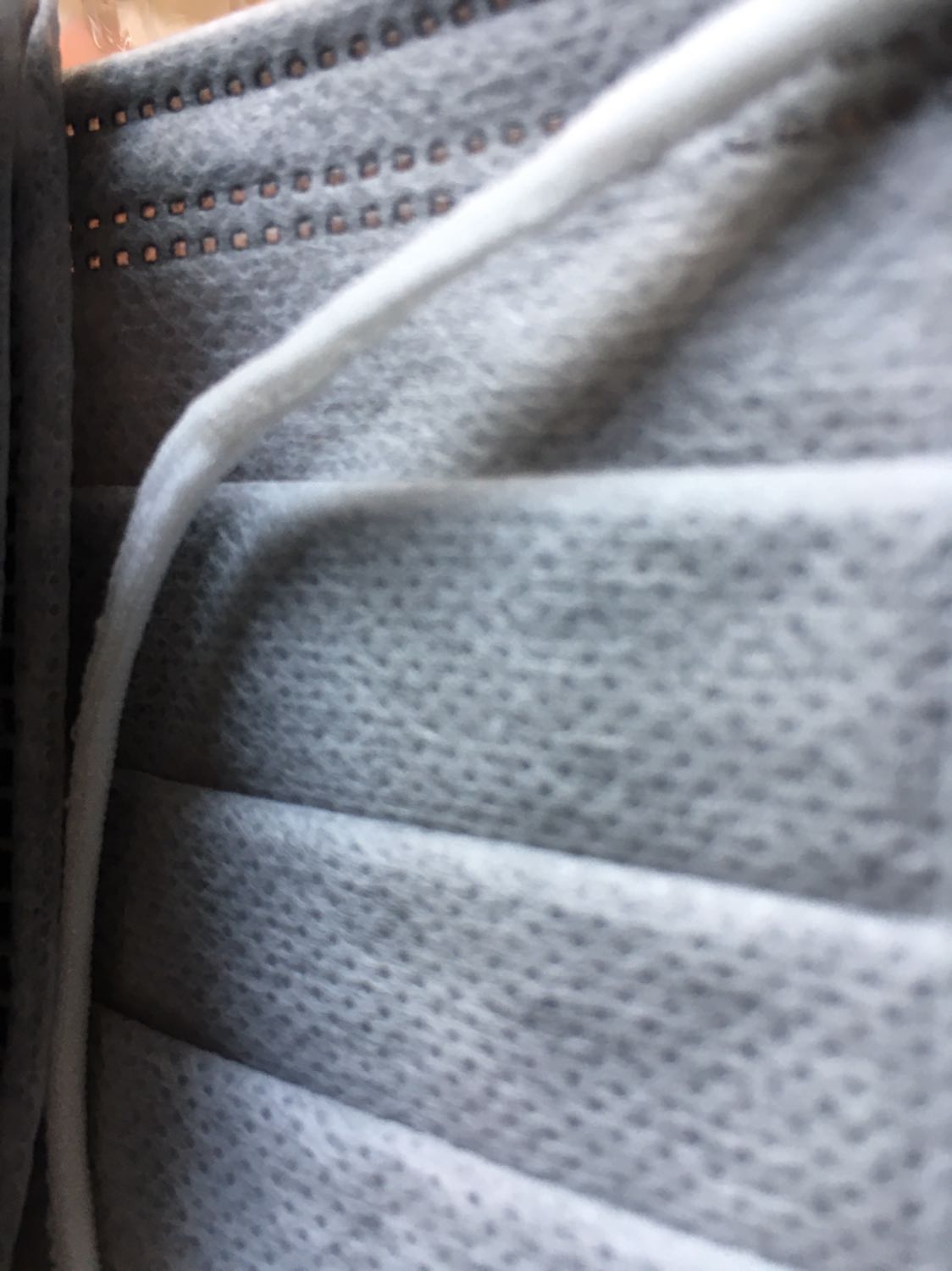 Đã mua 3 lần rồi nói chung là rất ưng ý. Đúng loại mình thích.

Về hình thức đóng gói mình thấy không tỉ mỉ như lần đầu. Thùng hàng khi nhận móp cả thùng gói và bên trong hộp. Cũng may là có sẵn bịt 10 cái nếu ngay mùa mưa mà rách thủng kiểu đấy chắc hẳn sẽ ướt hết khi nhận hàng. Mong rằng sẽ cải thiện về vấn đề đóng gói hàng.