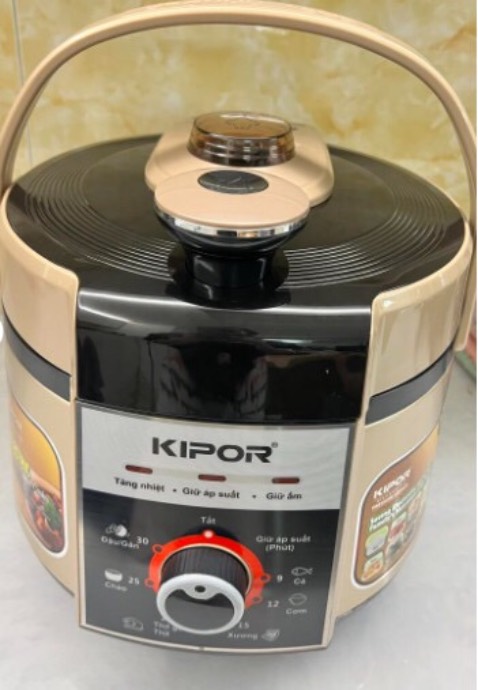 Nồi cơm mẫu mã đã thấy đẹp rồi ấy. Mang ra nấu cơm thì thấy cơm chín dẻo ăn ngon. Giá cả ok. Shop nhiệt tình. Vote 5*