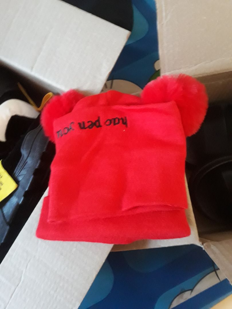 mũ đẹp vải len mịn rất hợp cho trẻ sơ sinh..tuy con chưa đeo vừa nhưng vẫn nhéc đại ??