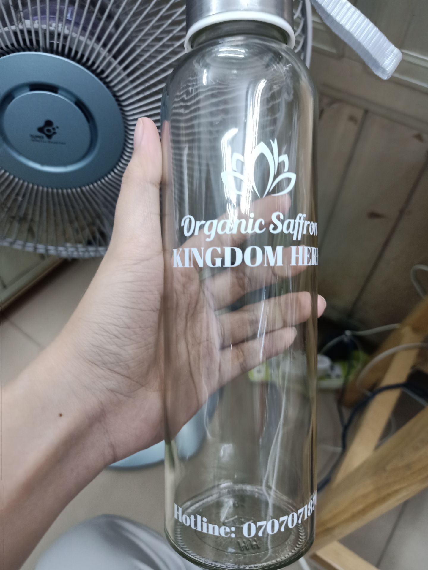 giao nhanh. đóng gói cẩn thận. hàng đúng mô tả. mới dùng nên chưa biết độ hiệu quả. có quà tặng kèm. tem chống hàng giả.